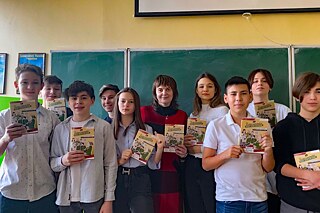 Schülerinnen und Schüler des Universitätslyzeums Charkiw