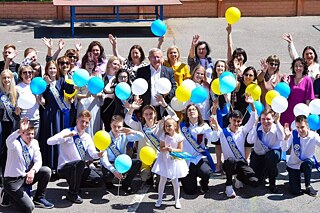 Schülerinnen und Schüler des Universitätslyzeums Charkiw