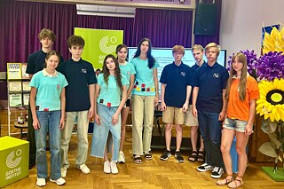 Schülerinnen und Schüler des Wissenschaftlichen Lyzeums für Informationstechnologien in Dnipro