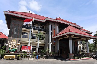 Eingang zur SMA Negeri 4 Denpasar