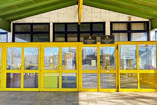 Gebäude des JU Gimnazija Stojan Cerović