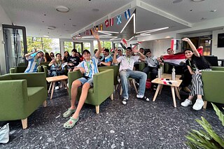 Jugendliche feiern die Fußball-WM