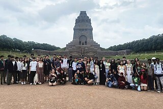 Gruppenbild vor dem Völkerschlachtdenkmal