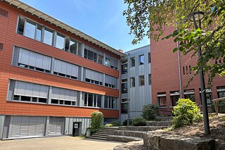 Gebäude des Franz-Marc-Gymnasiums in Markt Schwaben