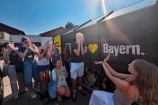 Jugendliche auf den Straßen von Benediktbeuern