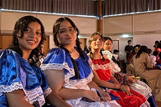 Jugendliche in Tracht