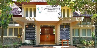 Gedäude der SMA Kolese De Britto