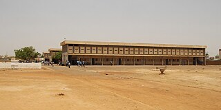 Gebäude des Lycée Valdiodio Ndiaye