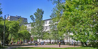 Gebäude der Schule Nr. 303 (Friedrich-Schiller-Schule) St. Petersburg