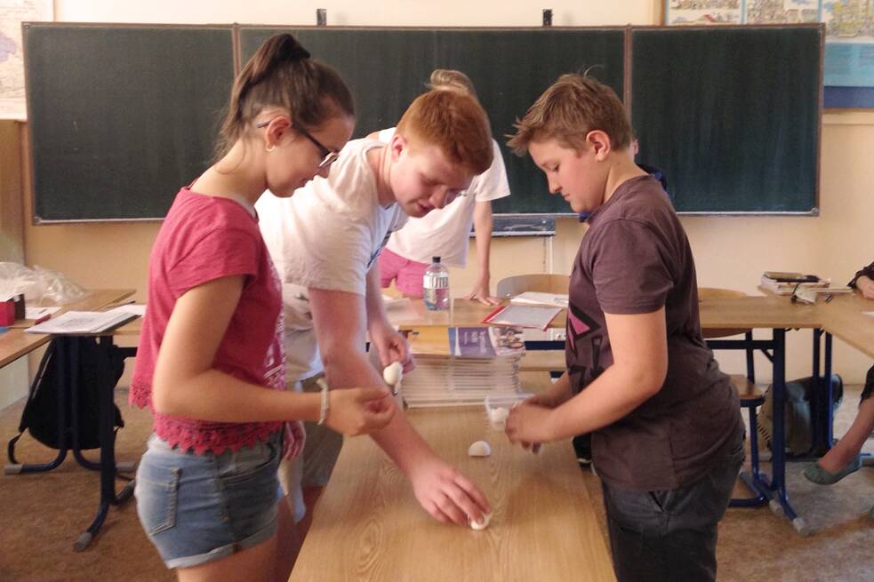 Im CLIL-Unterricht „Experimentieren mit Deutsch“ mit der 7. Klasse