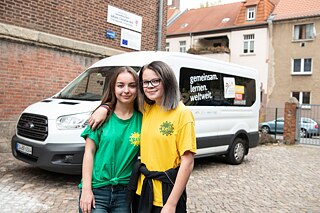 Georgische Schülerin (links) für drei Monate zu Besuch bei ihrer deutschen Gastschülerin.