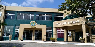 Village School Schulgebäude