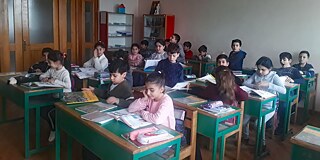 Schüler*innen an der Hauptschule Nr.25 in Gyumri