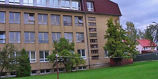 Gebäude des Gymnasiums Dubnica nad Váhom
