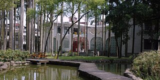 Gebäude und Garten der Taipei Jingmei Girls High School