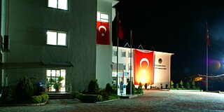 Gebäude des TED Alanya Koleji