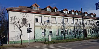 Gebäude der Osnovna Škola Sečenji Ištvan