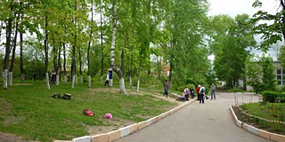 Schulhof der Schule Nr. 10 Kaluga