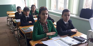 Im Unterricht Mittelschule Nr. 27, Turkmenabat