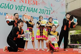Schülerinnen und Schüler der Nang Khieu Oberschule