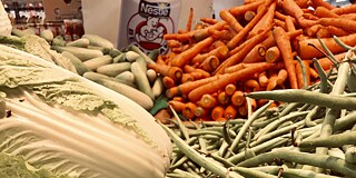 Frisches Gemüse im Bio-Supermarkt „Diamond“