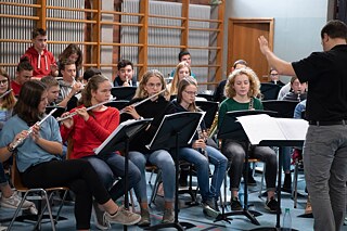 Das Blasorchester des Gymnasiums probt für den Abschiedsabend des Erasmus+-Projekts 