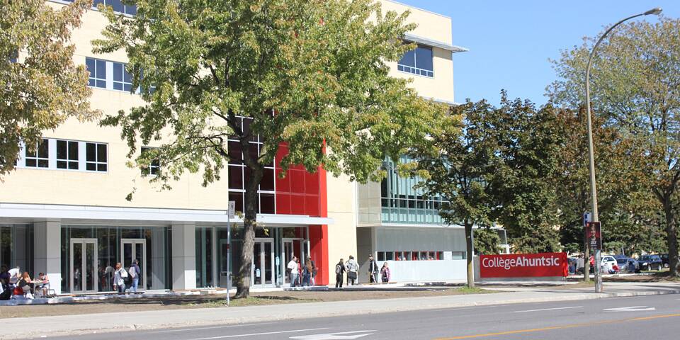 Ahuntsic College