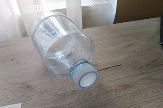 Die Wasserflasche, bevor sie zum Sparschwein wurde.