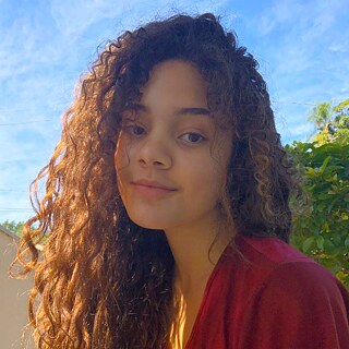 Natália aus Brasilien