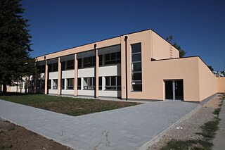 Gebäude der Osnovna škola Branko Radičević