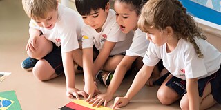 Kinder entdecken Deutschland, Karte mit Flagge