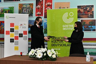 Plakettenenthüllung © Maja Janevska-Ilieva/Goethe-Institut Skopje Plakettenenthüllung