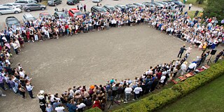 Menschen im Kreis
