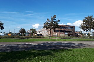 Sie Arbeitet Sich Ihren Weg Durch Das College Sie Arbeitet Sich Ihren Weg Durch Das College