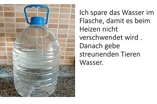 Eine große Plastikwasserflasche