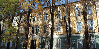 Gebäude des Gimnazija Dušan Vasiljev Kikinda