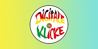 Logo der Digitalen Klicke auf einem gelb-türkisen Verlaufshintergrund.