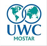 United World College Mostar, Logo Logo in Blau und Grün mit Weltkarte und Kürzel UWC Mostar