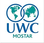 Logo in Blau und Grün mit Weltkarte und Kürzel UWC Mostar