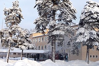 Gemeinschaftsschule Helsinki im Schnee