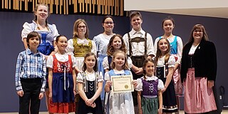 Schulaufführung in bayrischer Tracht an der Concordia Kitchener German Language School