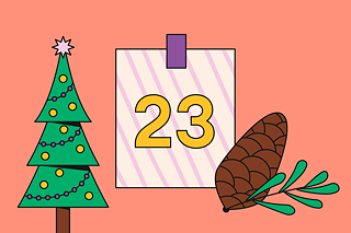 Türchen 23 mit geschmücktem Tannenbaum, Mistelzweig und einem Tannenzapfen