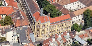 Hunfalvy János Két Tanítási Nyelvű Szakgimnázium Gebäude