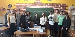 Gruppenfoto der Schüler*innen am Orosházi Táncsics Mihály Gimnázium és Kollégium