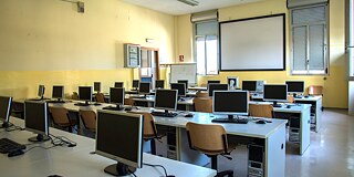 Klassenraum mit Computern