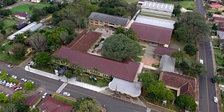 Luftaufnahme der Schule